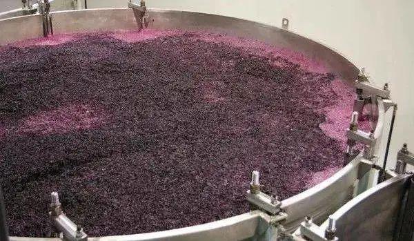 白葡萄酒低温发酵（8-15℃）温度精准控制工艺